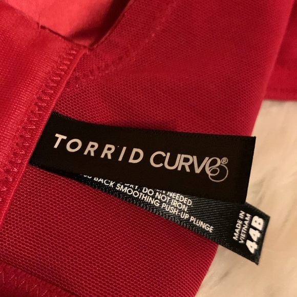 Torrid Curves XO Plunge Push up bra Red Size 44B 360 Back smoothing - Picture 11 of 12